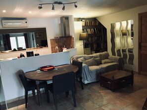 Dining - Large salted swimming pool heated from May to September for 4 people (Vence)