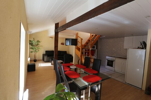 Appart complet parking 2 chamb + salon 6 personnes 25 min Puy du fou centre vill