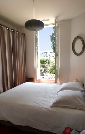 2 habitaciones, tabla de planchar con plancha y wifi gratis 