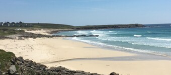 Breton house by the ocean in the dunes of Trez Goarem 