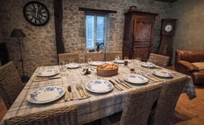 Dining - Beautiful character residence combining comfort and authenticity (Xaintrailles)