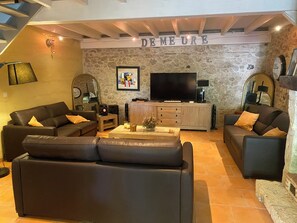 Interior - Beautiful character residence combining comfort and authenticity (Xaintrailles)