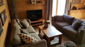 تلفزيون، مشغل دي في دي، تنس طاولة، كُتُب