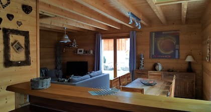 Charming chalet with all comfort at 15min from the slopes, 300m from the lake, shops at 5min