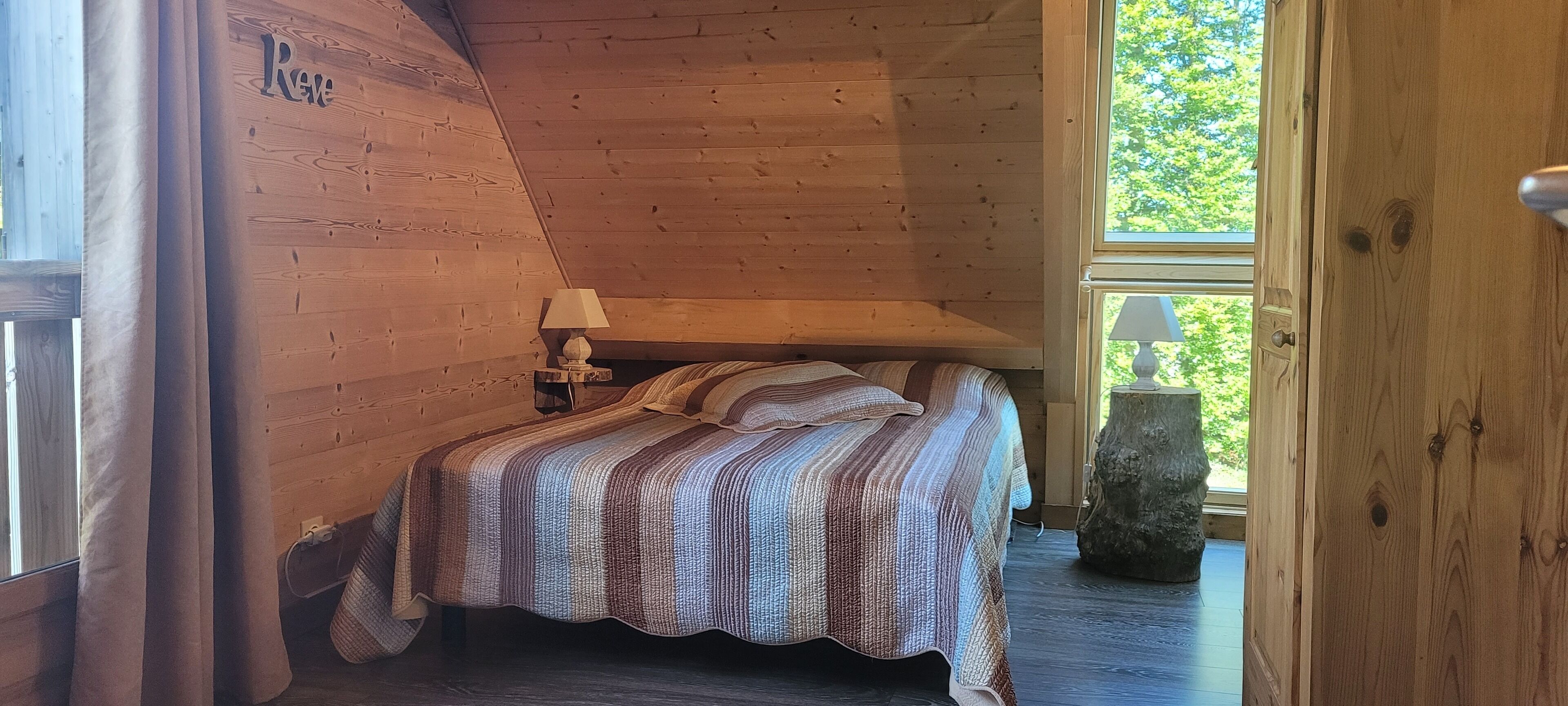 3 chambres, fer et planche à repasser, lit parapluie, Wi-Fi gratuit