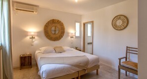 3 bedrooms, iron/ironing board, travel crib, WiFi - Villa "Albizzia" with terrace and garden 6 to 8 people (Calvi)