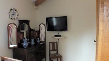 2 slaapkamers, een strijkplank/strijkijzer, gratis wifi, beddengoed