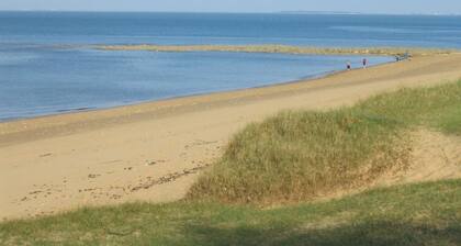 Family stay by the beach with beautiful garden- La Brée les bains, Oléron island