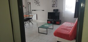 TV, DVD player, books, stereo