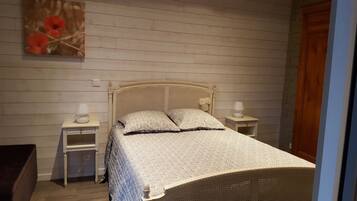 1 多间卧室、熨斗/熨衣板、免费 WiFi、床单