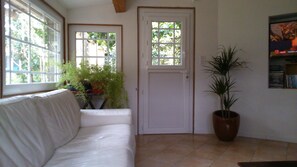TV, fireplace, foosball, table tennis - Large house for 15 to 20 people in the countryside near Montpellier (Saint Hilaire de Beauvoir)