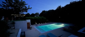 Maison sur les collines de Provence avec vue sur vignoble...
