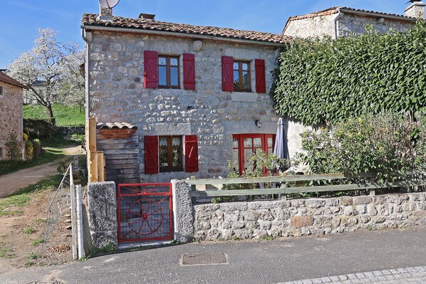 Exterior - Country-style house close to shops (Le Malzieu-Forain)