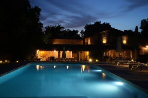 Outdoor pool, a heated pool - Authenticity &luxury, 17th-century villa of 450sqm  with A/C & heated  pool  (Ménerbes)