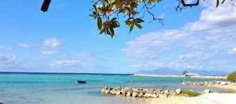 Charming duplex close Marina, beaches, golf, restaurants, shops