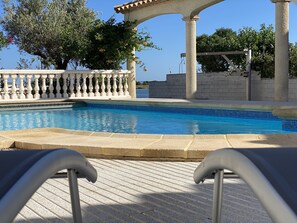 Outdoor pool - LUXURIOUS VILLA OF 300 M2 AT THE WATERFRONT ON THE COSTA BRAVA (ROSES)