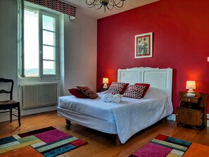 2 chambres, bureau, fer et planche à repasser, Wi-Fi gratuit