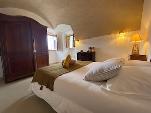 1 chambre, fer et planche à repasser, Wi-Fi gratuit, draps fournis