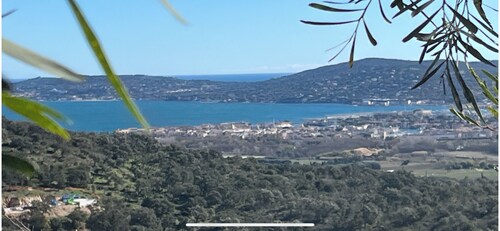 88m² großes Haus inGrimaud mit wunderschönem Meerblick und Golf von Saint-Tropez