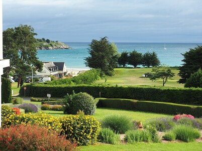 Exceptional 140 m² duplex classified **** facing the beach and golf course!