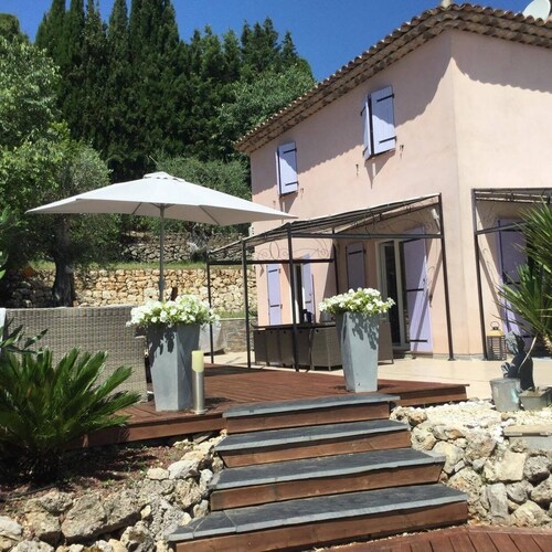Schöne Villa in Grasse St Antoine