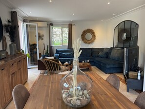 TV, fireplace, DVD player