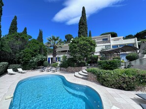 Outdoor pool - Californian-type villa with luxurious furnishings (Roquebrune-Sur-Argens)