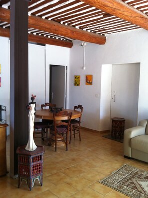 Interior - Studio in the heart of the Luberon park (Robion)