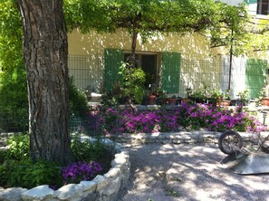 Property grounds - Studio in the heart of the Luberon park (Robion)