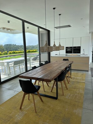 Dining -  5 bedrooms, 4 bathrooms, large garden, swimming pool with sea views (Begur)