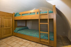 2 habitaciones, tabla de planchar con plancha y wifi 