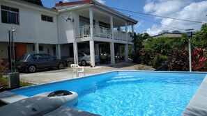 Udendørs pool