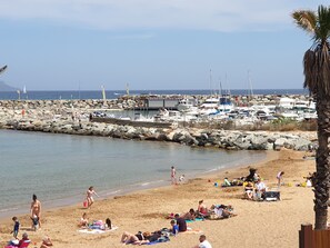Vlak bij het strand