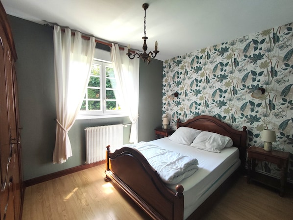 2 Schlafzimmer, Bügeleisen/Bügelbrett, kostenloses WLAN