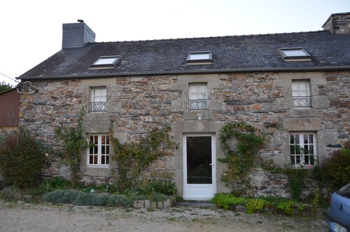 Gite 6 personnes au cœur de la nature.Proche de tout (85 e/nuit période pleine)