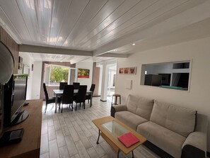 Interior - Near Soulac/mer, house 3 bedrooms, sleeps 6, heated indoor pool (Grayan-et-l'Hôpital)