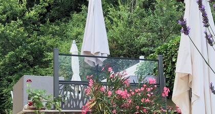 "La ChĂȘnaie", meublĂ© de tourisme 3 Ă©toiles pour 4-6 personnes, tout confort