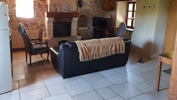 TV, lareira, DVD player, pebolim