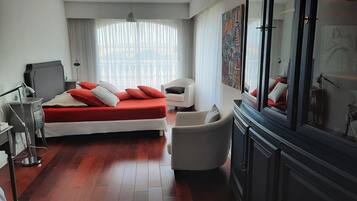 3 sovrum, skrivbord, strykjÀrn/strykbrÀda och resesÀng