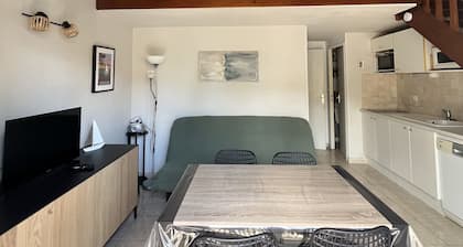 Komfortable Villa, Garten, Parkplatz in ruhiger Residenz 800 m vom Strand entfernt