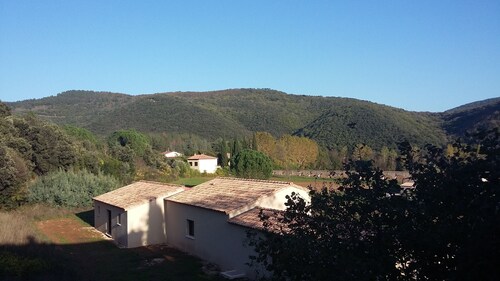 Quiet location (10 km Avène) - Detached house - 6 Pers - Hiking fishing swimming