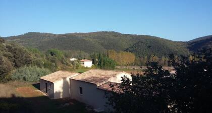 Quiet location (10 km Avène) - Detached house - 6 Pers - Hiking fishing swimming
