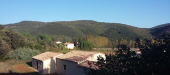 Quiet location (10 km Avène) - Detached house - 6 Pers - Hiking, fishing, swimming