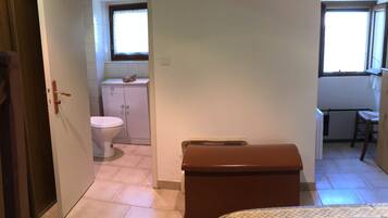 1 bedroom, iron/ironing board, bed sheets