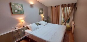 2 Schlafzimmer, Schreibtisch, Bügeleisen/Bügelbrett, kostenloses WLAN