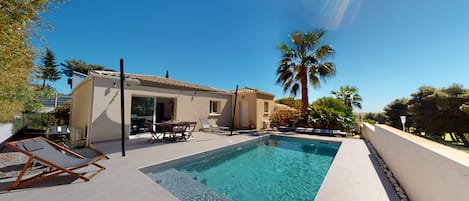 Piscine extérieure, piscine chauffée