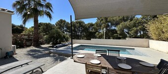 Superb renovated house - Golf view, heated pool, ideal location