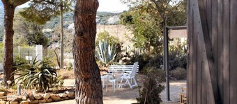 Villa tranquila en los maquis, magnífica vista al mar, cerca de la ciudad y las playas.