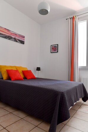 2 chambres, fer et planche à repasser, Wi-Fi gratuit, draps fournis