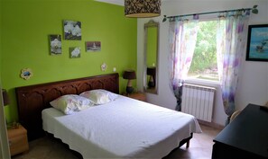3 bedrooms, in-room safe, soundproofing, iron/ironing board